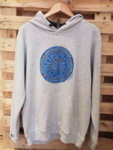 sudadera vcapucha techo kiosko plaza del castillo